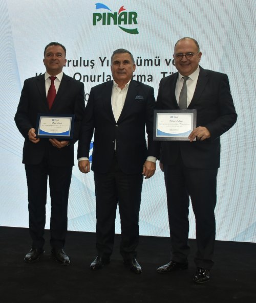 yasar-holding-yonetim-kurulu-uyesi-yilmaz-gokoglu-30-hizmet-yilini-tamam.jpg