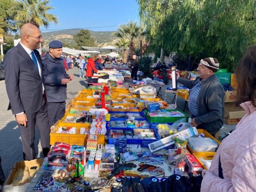 kaymakamimiz-sayin-ihsan-emre-aydin-ilcemiz-sali-pazarini-ziyaret-ederek-pazarci-esnafi-ve-hem-2.jpg