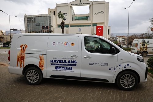 efes-selcuk-belediyesine-hayvan-ambulansi-bagisi-4.jpeg