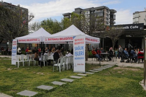 bayraklida-saglik-haftasinda-saglik-hizmeti-vatandasla-bulustu-2.jpeg