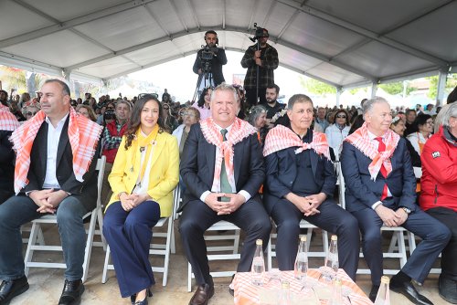urla-enginar-festivali-coskuyla-basladi-sokaklar-solene-dondu-17.jpg