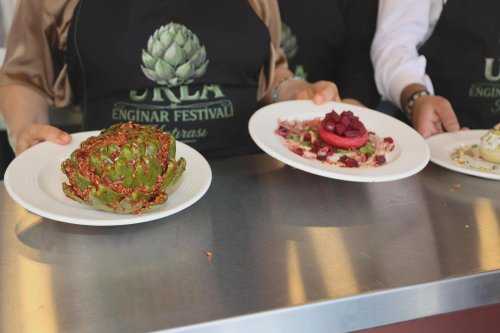 urla-enginar-festivalinde-ikinci-gun-coskusu-5.jpg