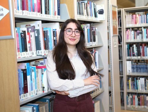 ieu-ingilizce-mutercim-ve-tercumanlik-bolumu-mezunu-berra-okudurlar-dunya-genelinde-milyonlarca-gencin-okuma-hayali-kurdugu-oxford-universitesine-yuksek-lisans-icin-kabul-edildi-3.jpg
