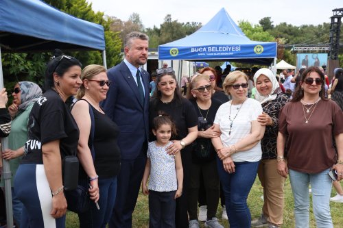buca-belediyesi-anneler-gunu-07.jpeg