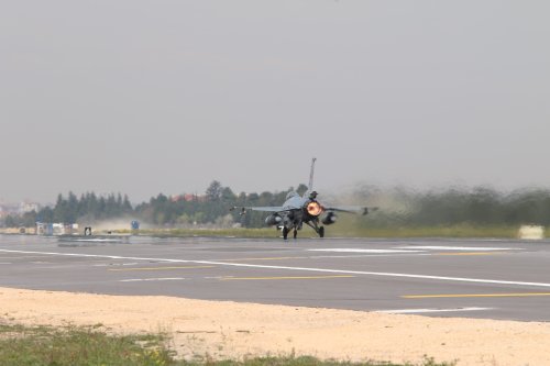 aw701668-15.jpg