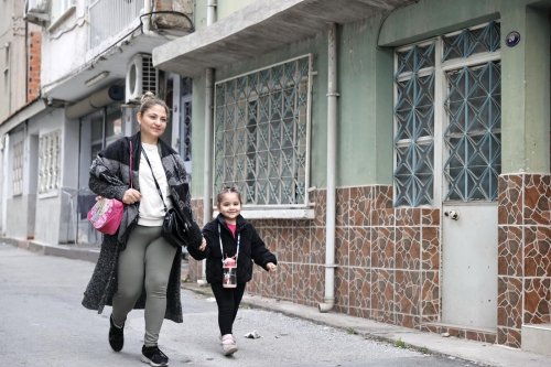 mutlu-annelerin-kenti-konak-2.jpeg