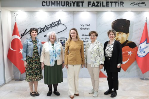 konakta-esit-yasam-icin-is-birligi-mucadeleyi-birlikte-buyutecegiz-3.jpeg