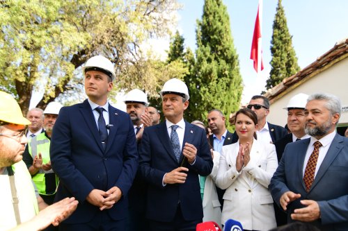 ozgur-ozel-omer-eski-2.jpg