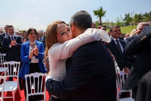 hiwh33qxiaazblr.jpeg