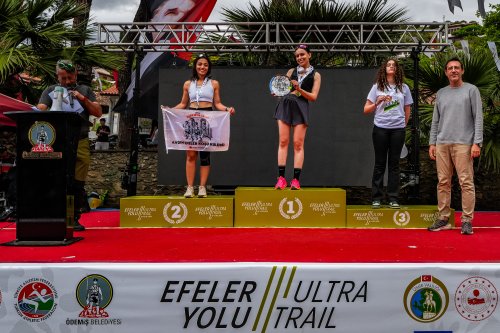 efeler-yolu-ultra-trailde-madalyalar-verildi-6.jpg