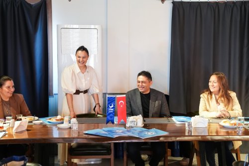 11-aliaga-belediyesi-siddetle-mucadele-toplantisina-ev-sahipligi-yapti.jpeg