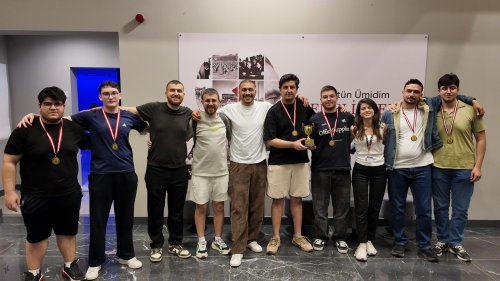 gencler-19-mayisi-ferdi-zeyrek-genclik-merkezinde-kutladi-3.jpeg