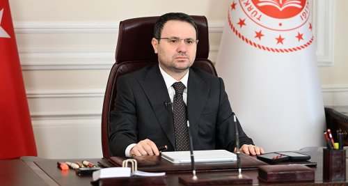 bakan-gurlek.jpg