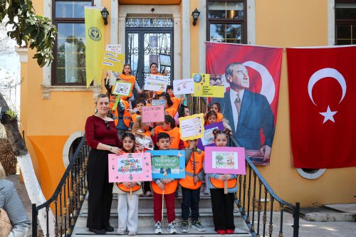 buca-anaokullari-kutuphane-ziyaret3.jpg