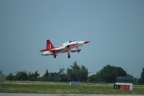aw719628-05.jpg
