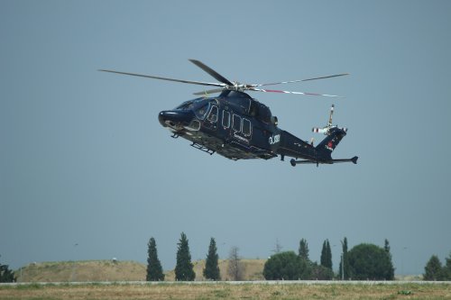 aw719628-10.jpg