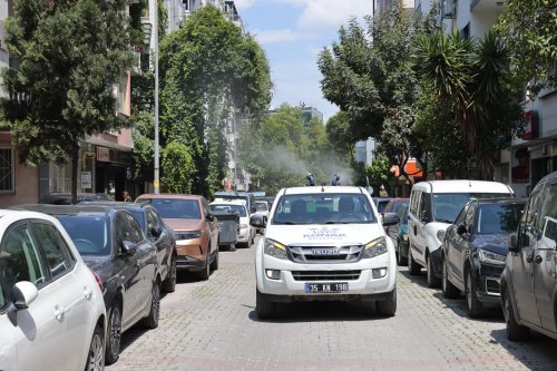 konakta-sivrisineklere-karsi-ilaclama-seferberligi-ekipler-her-gun-sahada-1.jpeg