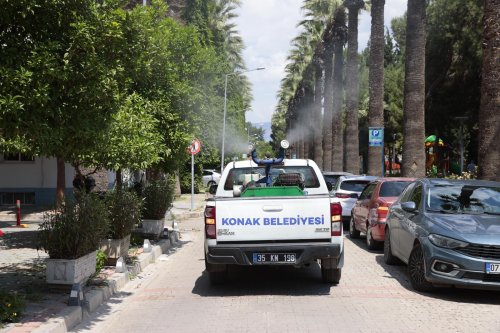 konakta-sivrisineklere-karsi-ilaclama-seferberligi-ekipler-her-gun-sahada-5.jpeg