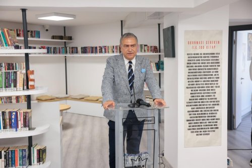 konakta-iki-cumhuriyet-kutuphanesi-daha-hizmete-acildi-5.jpeg