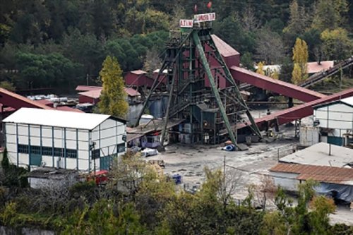 aw723418-01.jpg