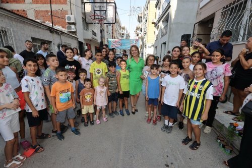 mutlu-cocuklar-sokagi-18-mahallede-5-bin-cocukla-bulustu-9jpeg-23-09-2024-10-17-55.jpeg