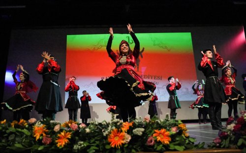 basamak-kursiyerlerinden-yil-sonu-etkinligi-1.jpeg