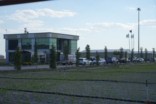 aw734630-03.jpg
