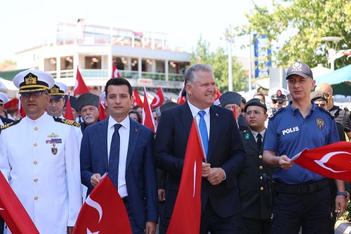 ataturkun-urlaya-gelisinin-100-yili-torenlerle-kutlandi-3.jpg