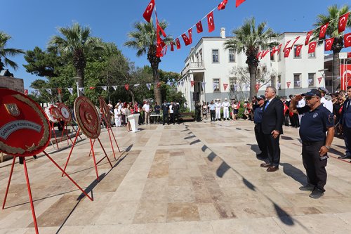 ataturkun-urlaya-gelisinin-100-yili-torenlerle-kutlandi-8.jpg