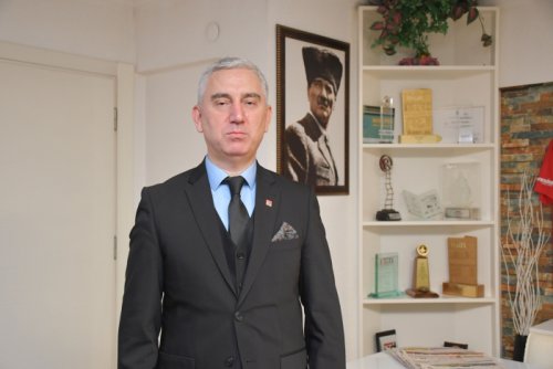 chp-bergama-da-surpriz-aday-prof-dr-tanju-celik-1705345553.jpg