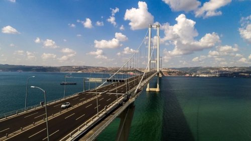 otoyol-ve-kopru-ucretlerine-zam-geldi-iste-yeni-gecis-ucretleri-v9s3-cover.webp