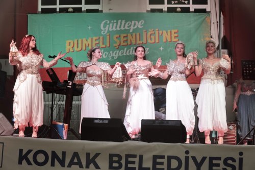 gultepede-buyuk-cosku-rumeli-senligi-18-kez-izmirlilerle-bulustu-3.jpeg