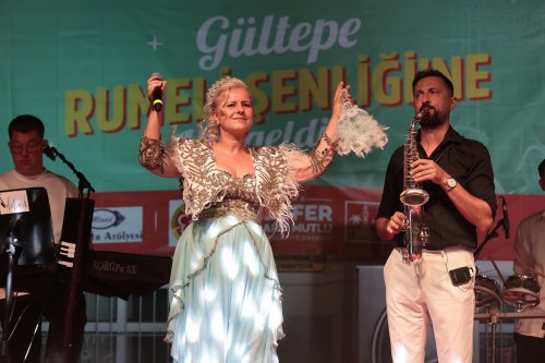 gultepede-buyuk-cosku-rumeli-senligi-18-kez-izmirlilerle-bulustu-7.jpeg