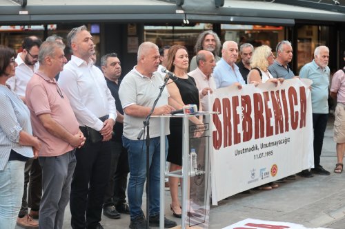 srebrenitsada-katledilen-canlar-konakta-anildi-3.jpeg