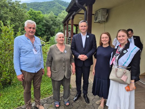baskan-mutlu-bosna-hersekte-srebrenitsanin-acisina-ortak-oldu-6.jpeg