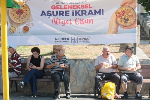 konakta-asurenin-bereketi-10-bin-kisiyle-paylasildi-5.jpeg