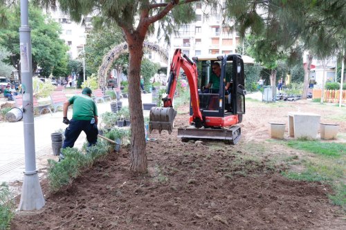 konakin-parklarinda-bakim-seferberligi-2.jpeg