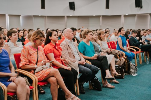 fransizca-ogretmenlerinin-mesleki-gelisimlerini-desteklemek-amaciyla-duzenlenen-fransizca-ogretmenleri-yaz-universitesi-etkinligi-ieude-gerceklestirildi-3.jpeg