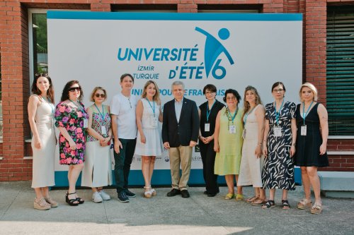 ieu-rektoru-prof-dr-yusuf-hakan-abacioglu-ogretmenlerle-bir-araya-geldi.jpeg