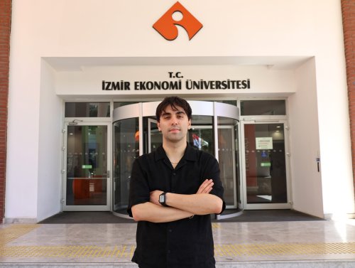 dunya-genelinde-yalnizca-30-ogrencinin-alindigi-programa-13ncu-siradan-yerlesen-kavruk-son-5-yilda-programa-secilen-tek-turk-ogrenci-olmayi-basardi.jpeg