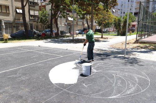 cocuklar-istedi-baskan-mutlu-yapti-o-park-voleybol-sahasina-kavustu-2.jpeg