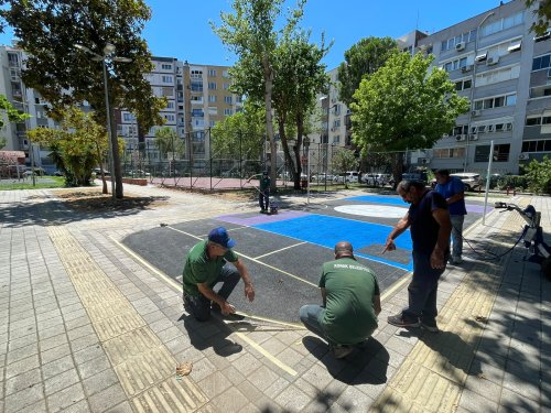 cocuklar-istedi-baskan-mutlu-yapti-o-park-voleybol-sahasina-kavustu-4.jpeg