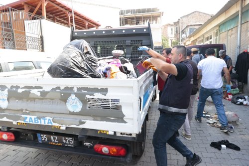 konak-zabitasindan-izinsiz-seyyar-satisa-siki-denetim-4.jpeg