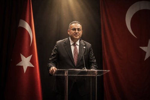 bugun-belki-de-hayatimin-en-zor-satirlarini-yaziyorumhayatimin-en-guzel-yillarini-en-buyuk-hey.jpg