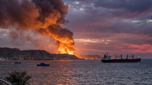 hurmuz-bogazinda-sicak-gelisme-petrol-tankerinde-patlama.webp