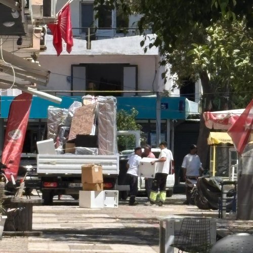 dun-piro-diyerek-gozyasi-doktuklerin-bugun-hain-diyerek-kendi-ikbal-ve-koltuk-kavgalarina-t.jpg