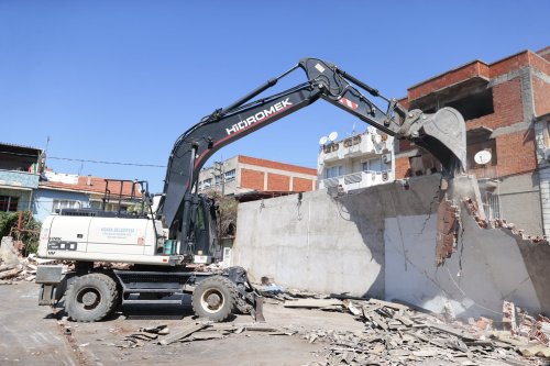 konak-belediyesinden-kacak-yapilasmaya-sifir-tolerans-6.jpeg