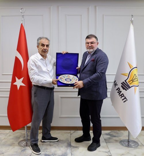 hozyp20woaakb75.jpeg