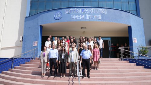 ege-universitesinde-arastirma-universitesi-vizyonu-toplantilari-basladi-8-002.jpg