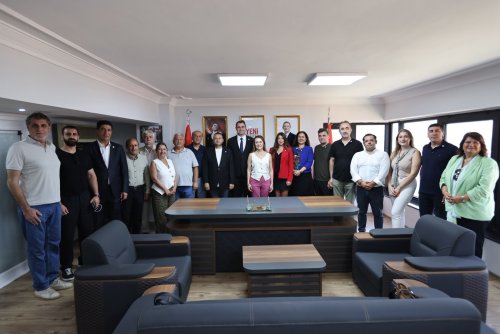baskan-guc-konak-yeni-parti-3.jpeg